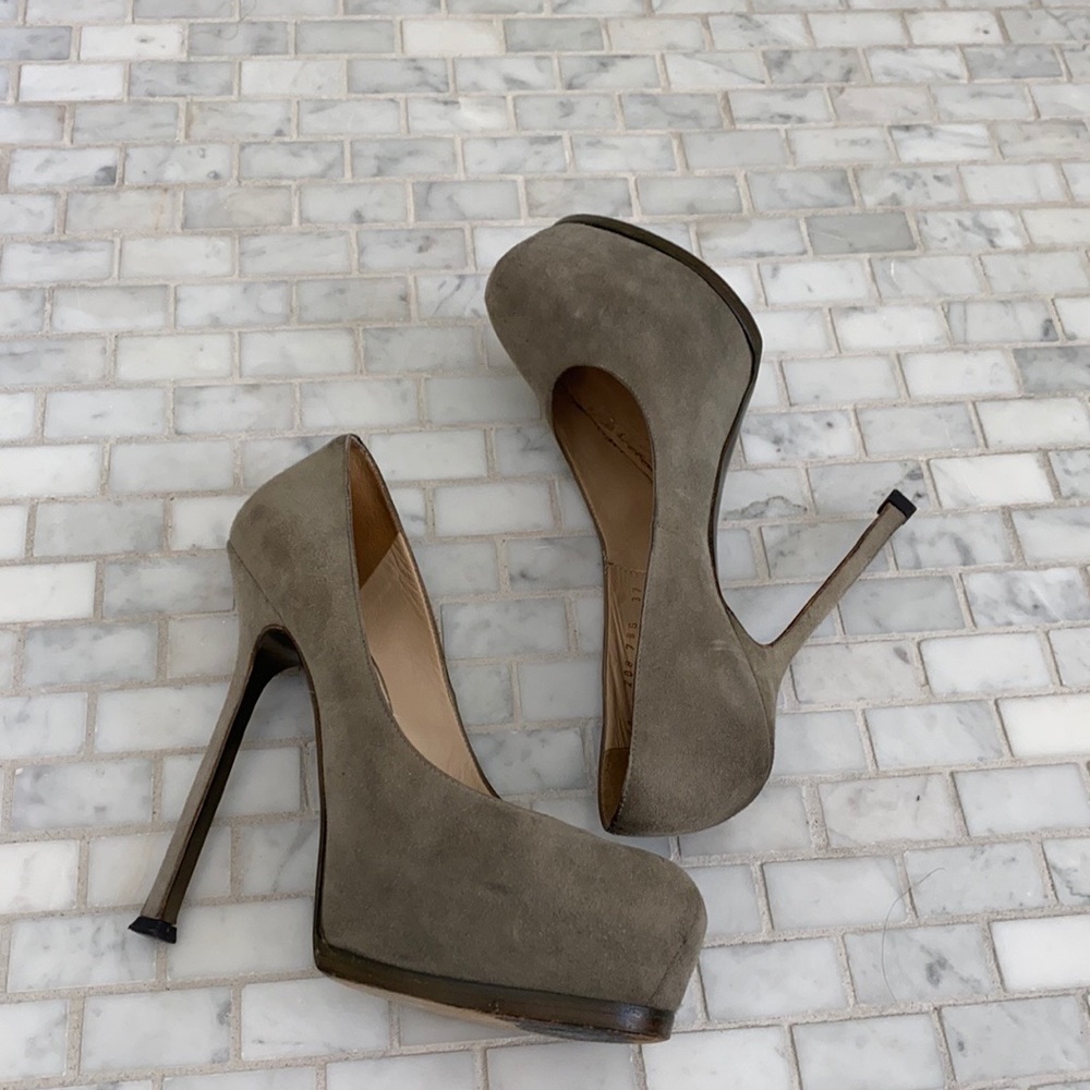 Ysl - saint Laurent grey suede pumps